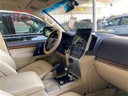 تۆیۆتا لاند کروزەر